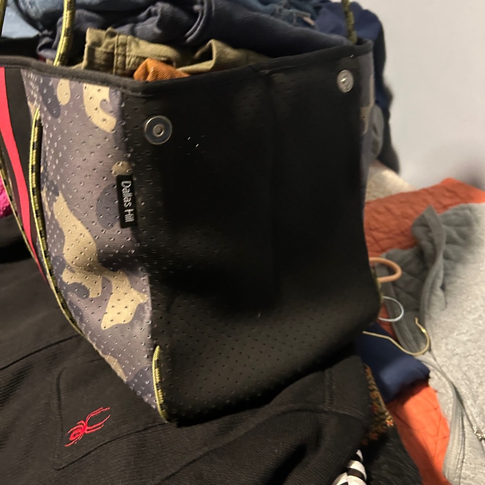 Neoprene Camouflage Tote with Red Stripe - Picture 8 of 10